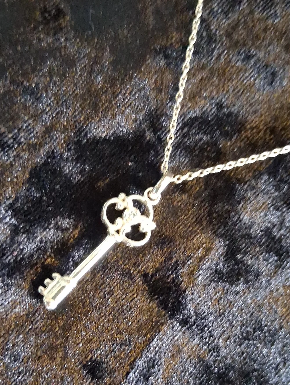 Sterling Silver 925 Crown Key Pendant W Genuine Diamond Center Necklace 22 In - Picture 1 of 14